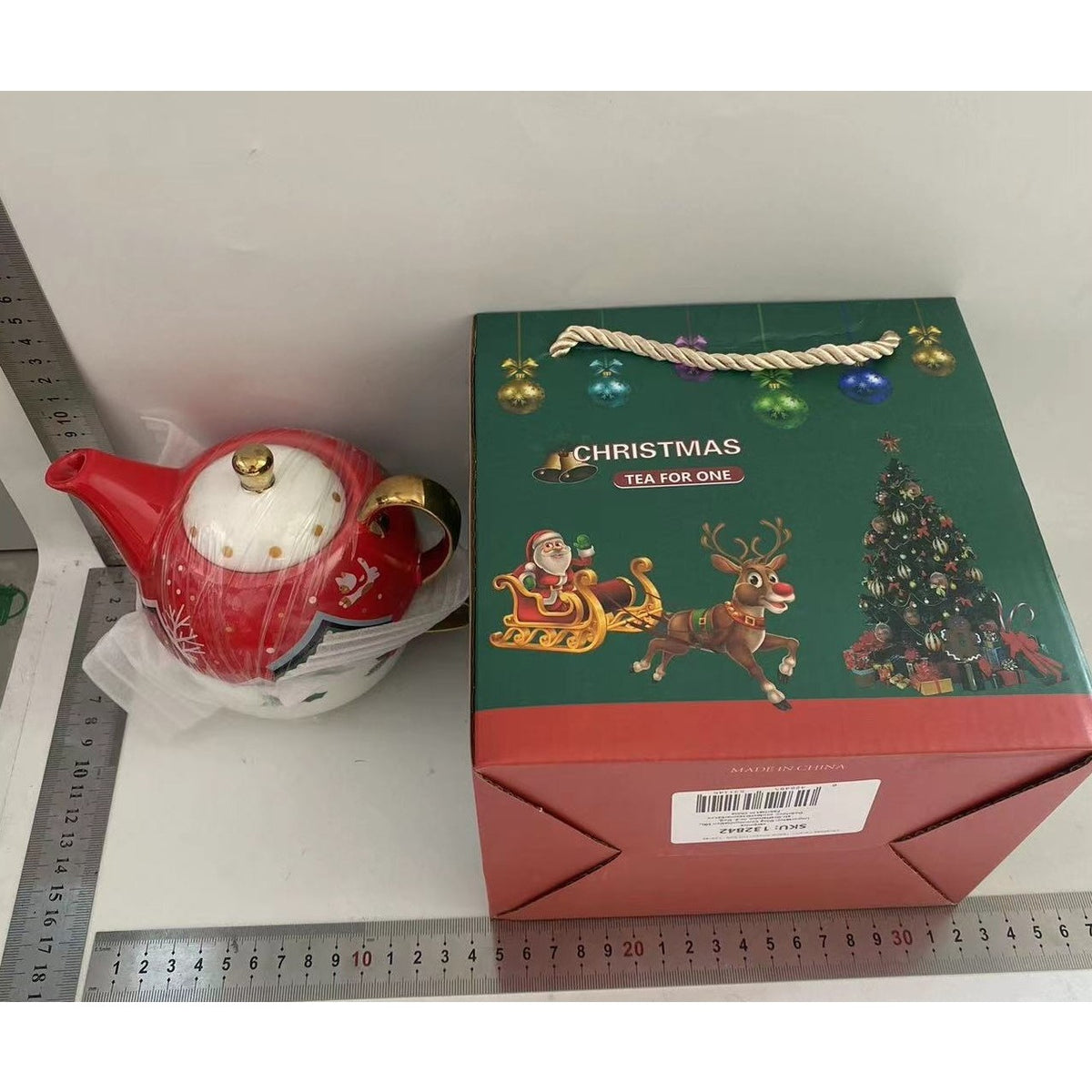 Set de Ceai pentru 1 Persoană, Temă Crăciun cu Ceainic Suprapunibil, Porțelan Termorezistent, Happy Christmas, Ceainic 420 ml, Cană 310 ml, Farfurie, Roșu
