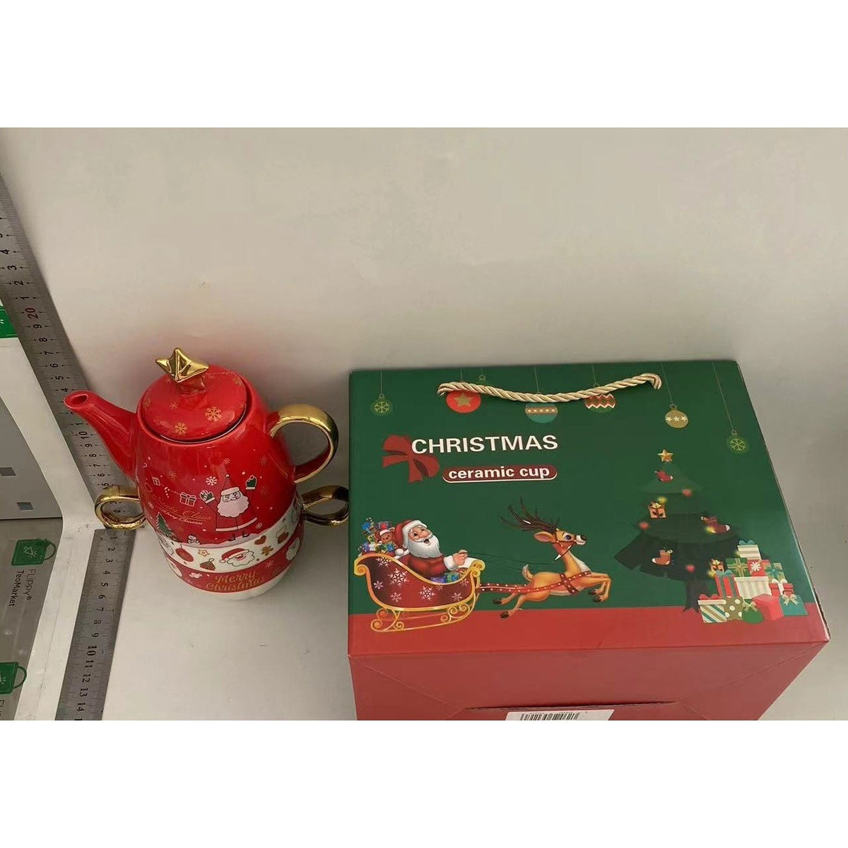 Set De Ceai Tema Craciun Pentru 2 Persoane, Model Mos Craciun Cu Margini Aurite, Ceramica Rezistenta, Ceainic 450 ml Si 2 Cani 250 ml, Rosu