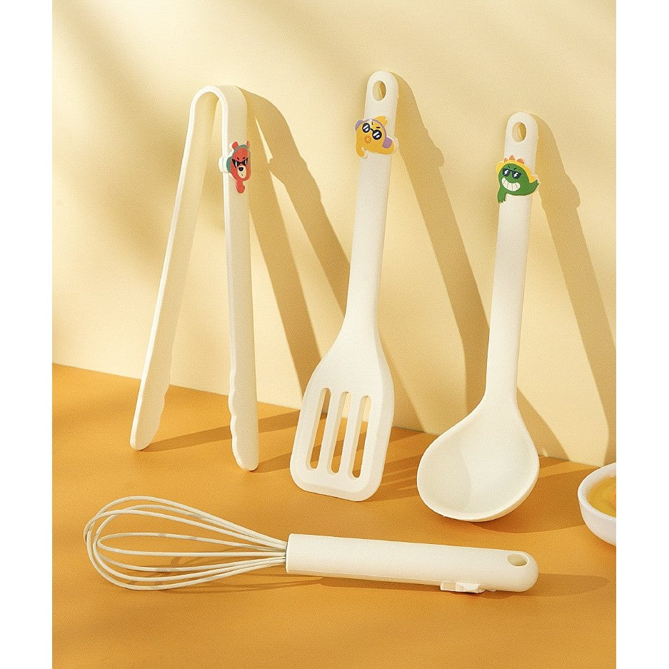Set 4 Ustensile de Bucatarie pentru Copii, Termorezistente cu Design Animat, Silicon Alimentar Antibacterian, 13 x 24 x 5 cm, Bej