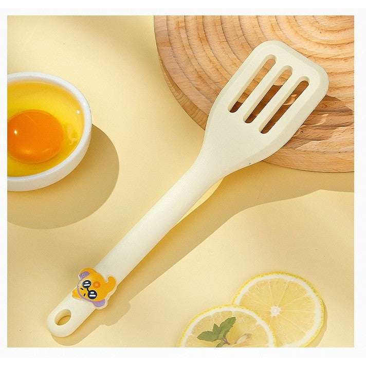 Set 4 Ustensile de Bucatarie pentru Copii, Termorezistente cu Design Animat, Silicon Alimentar Antibacterian, 13 x 24 x 5 cm, Bej