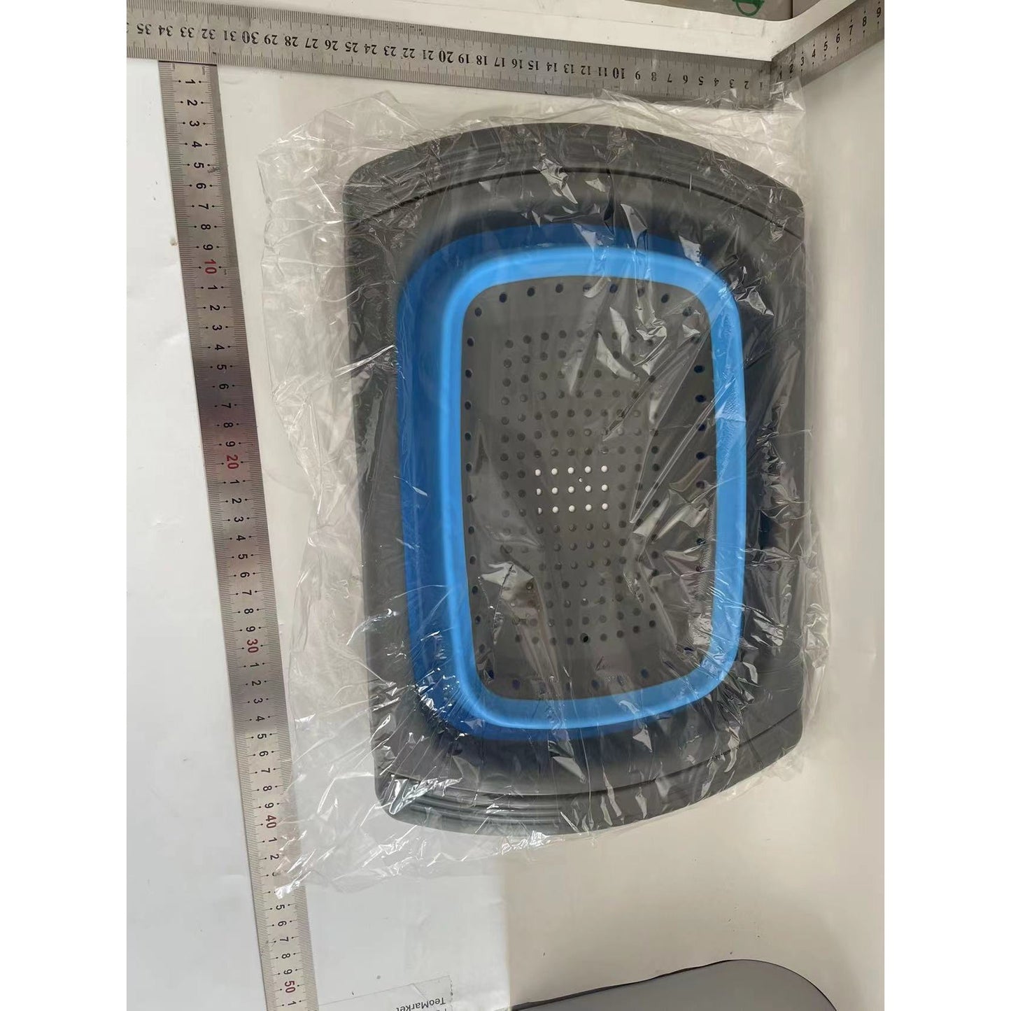 Cos de Scurgere Retractabil pentru Chiuveta, Filtru pentru Fructe si Legume, Design Extensibil 39-61 cm, Plastic Rezistent cu Manere, Albastru