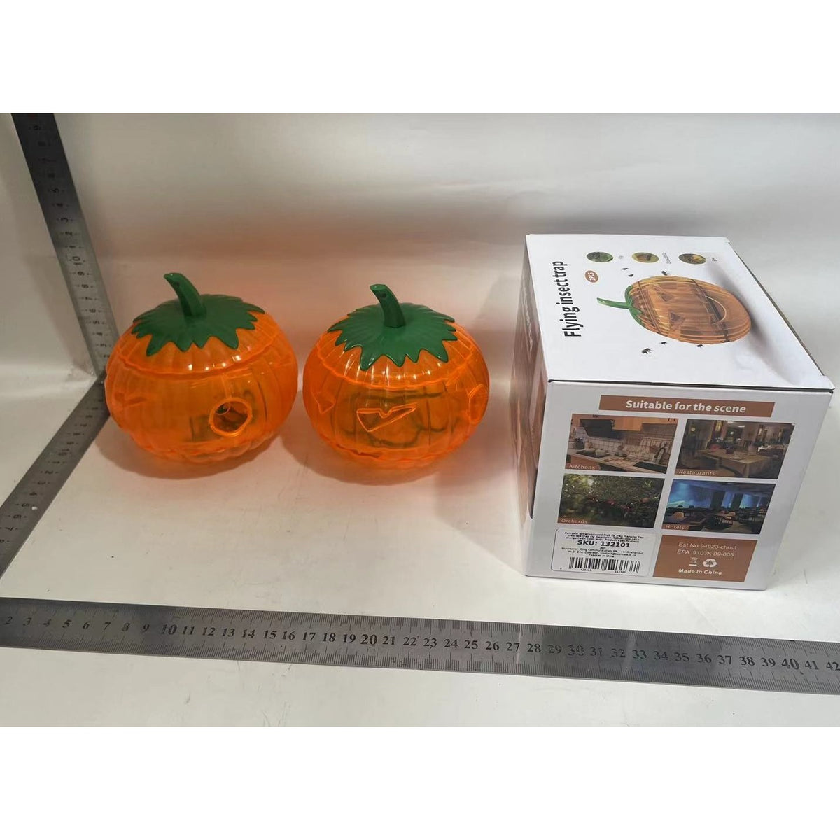 Set 2 Capcane pentru Insecte si Muste de Fructe, Design Forma de Dovleac, Utilizare Interior si Exterior, Material ABS Rezistent, 12x9.2x12.2 cm, Portocaliu