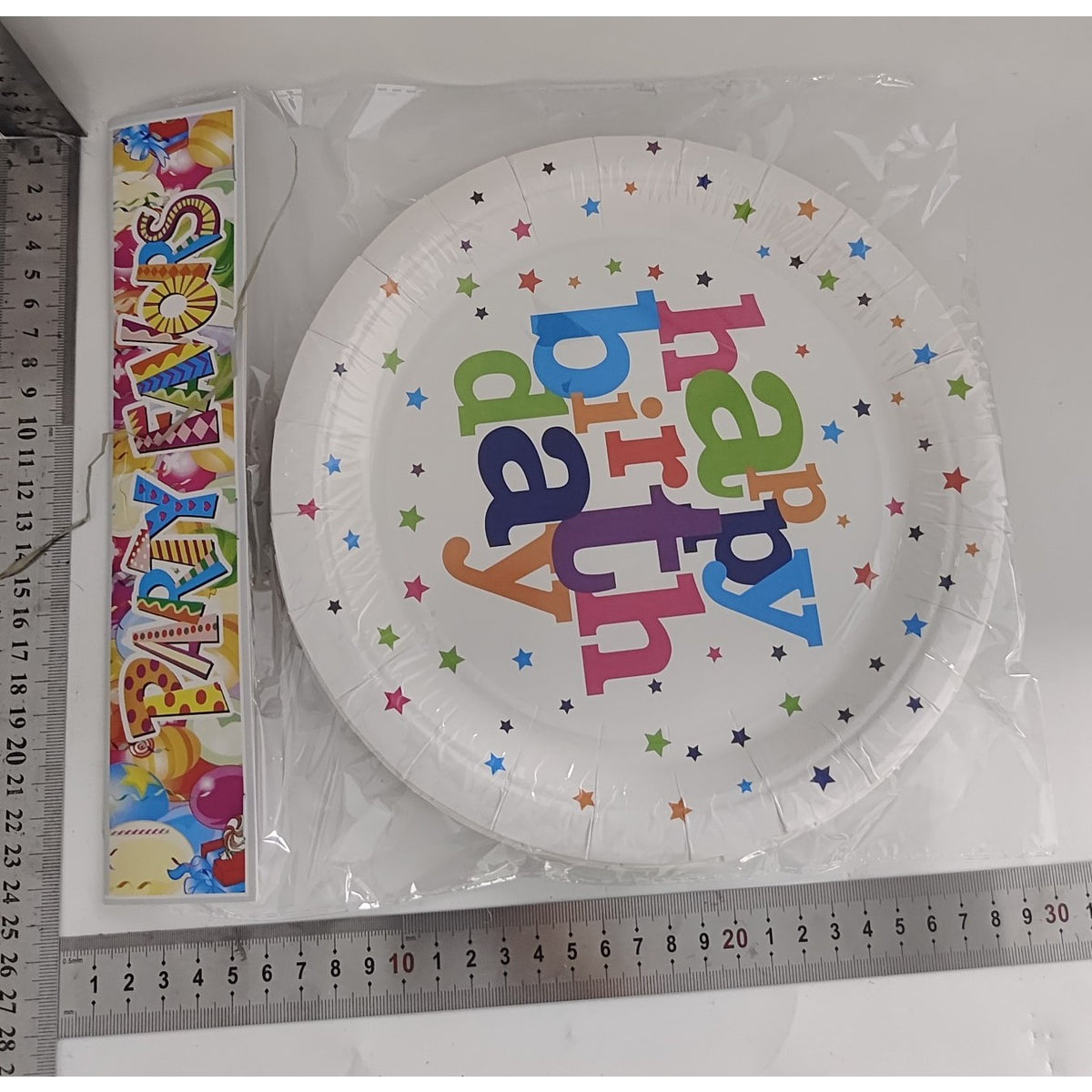 Set 6 Farfurii Unică Folosință Happy Birthday, Farfurii Petrecere Aniversară, Carton Laminat Rezistent, 23 cm, Multicolor