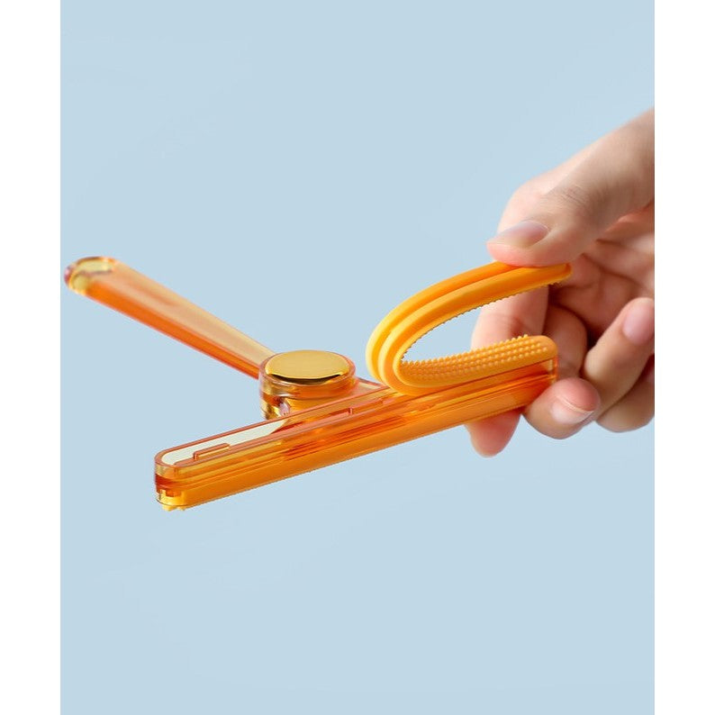 Perie pentru Indepartare Scame si Par Animale, Design cu Doua Fete pentru Curatare si Netezire, Utilizare Manuala, ABS si Silicon, 12x14.5 cm, Portocaliu