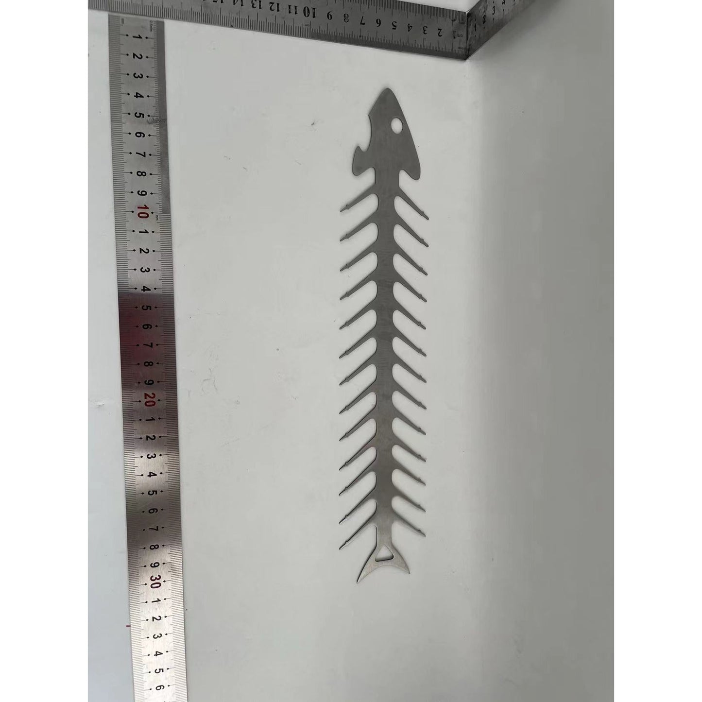 Forma pentru Frigărui, Suport Grătar Model Oase de Pește, Instrument BBQ cu Deschizător de Sticle, Oțel Inoxidabil, 30x6 cm, Argintiu