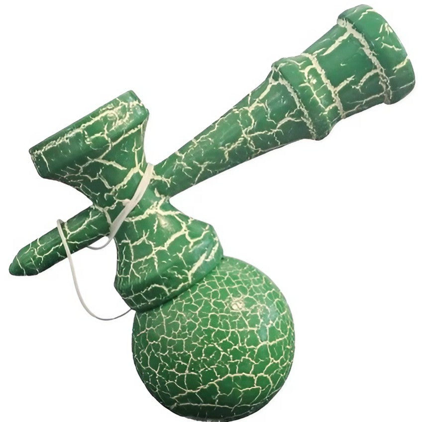 Kendama X Originala Berbis – Jucarie Interactiva din Lemn, 18 cm, Joc de Indemanare pentru Copii si Adulti, Design Cracked Verde-Alb