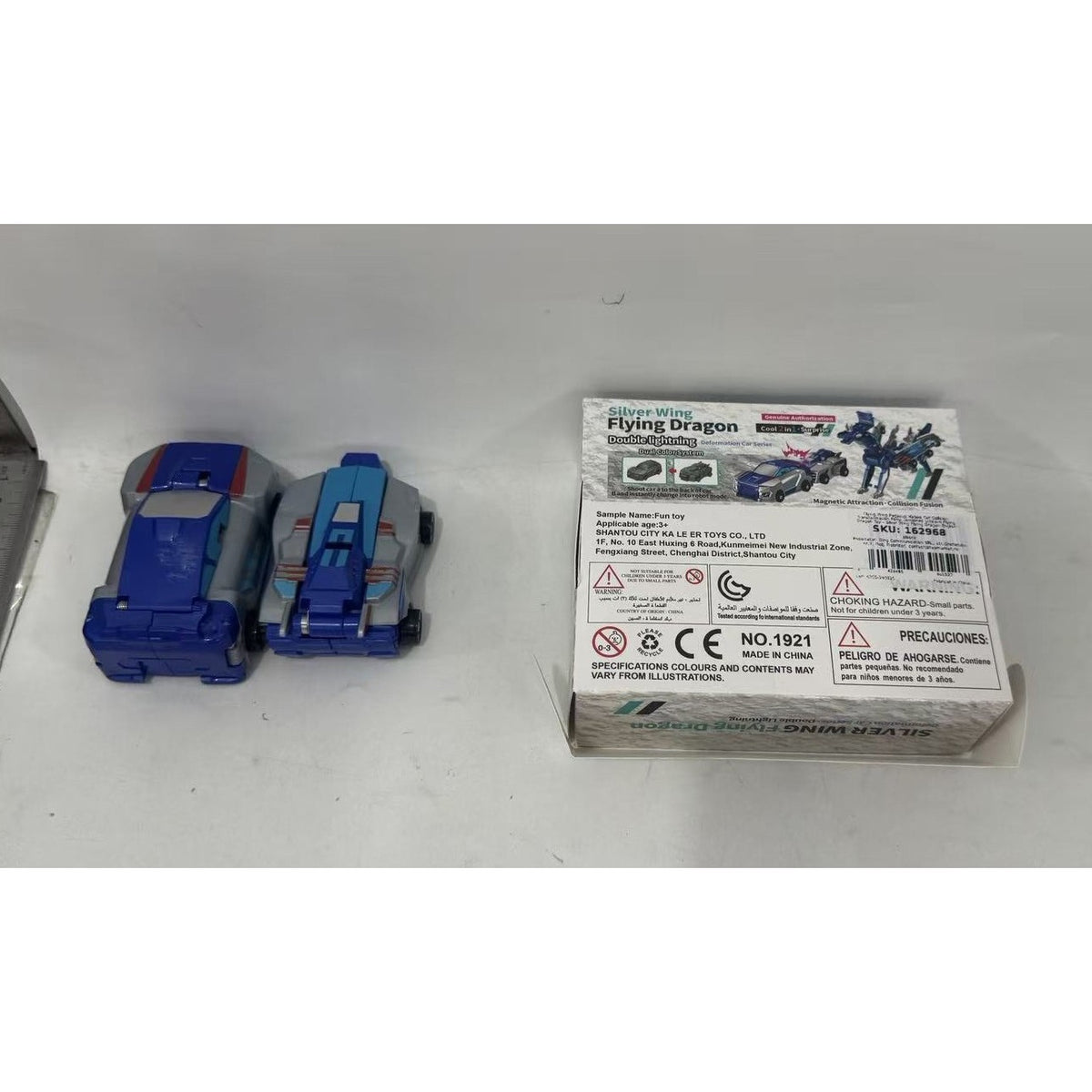 Jucarie Transformabila 2in1 Silver Wing Flying Dragon, Masina care se Transforma in Dragon prin Impact, Atractie Magnetica, Plastic ABS, +6 Ani, Albastru