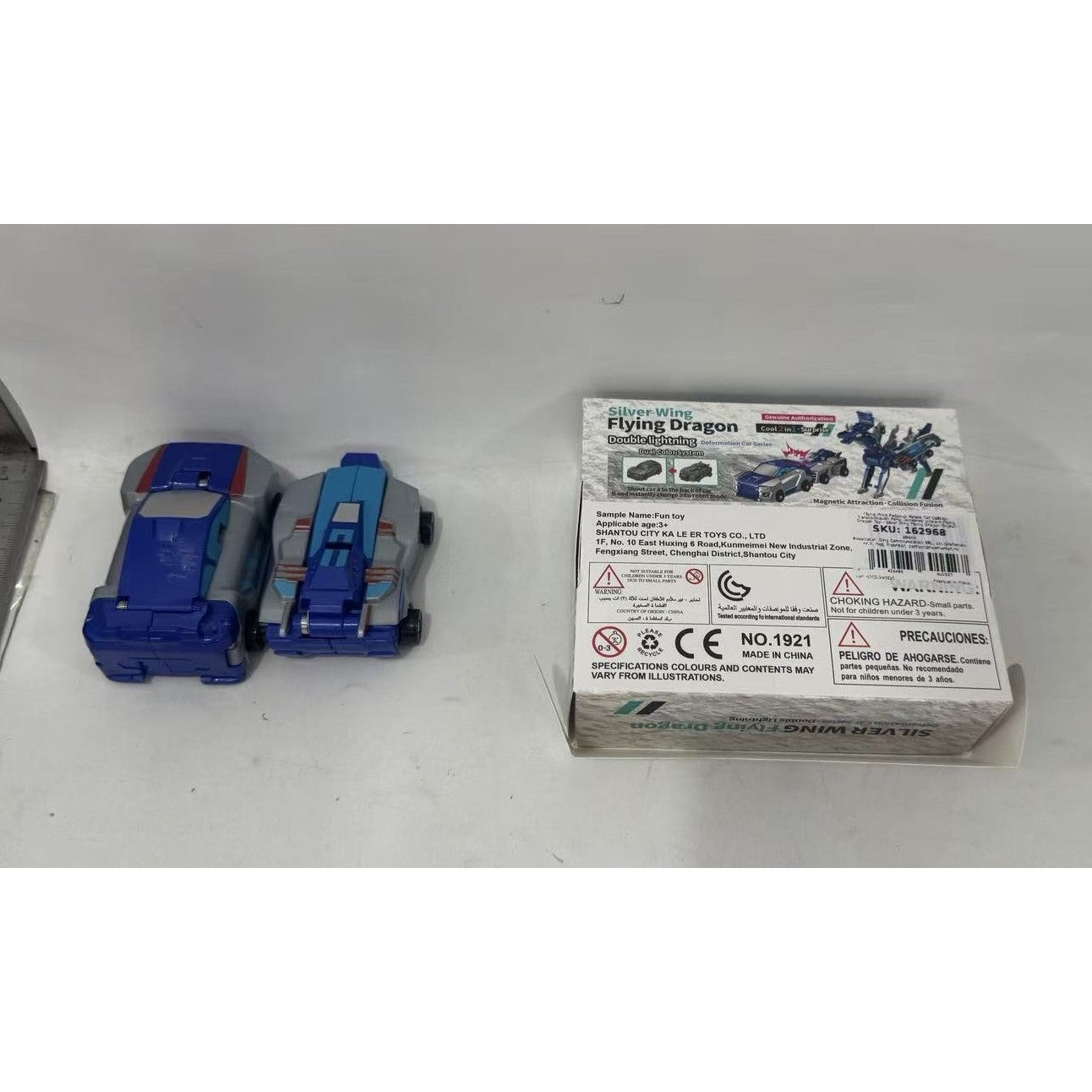 Jucarie Transformabila 2in1 Silver Wing Flying Dragon, Masina care se Transforma in Dragon prin Impact, Atractie Magnetica, Plastic ABS, +6 Ani, Albastru