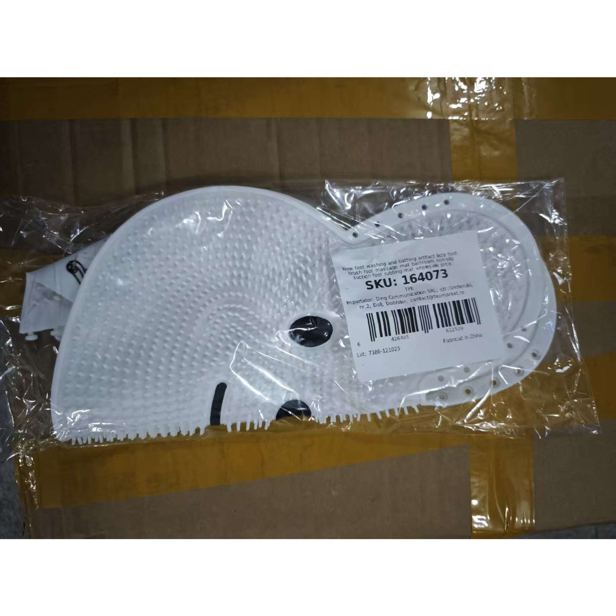 Covoras de Baie pentru Masaj si Spalat Picioare, Ventuze Antiderapante si Exfoliere, TPE Elastic, Model Iepuras, 45 x 45 cm, Alb