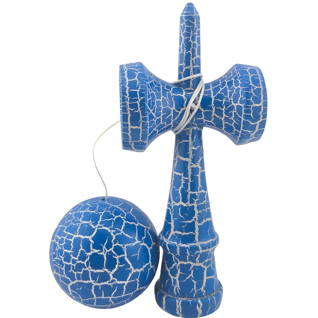 Kendama X Originala Berbis – Jucarie Interactiva din Lemn, 18 cm, Joc de Indemanare pentru Copii si Adulti, Design Cracked Albastru-Alb
