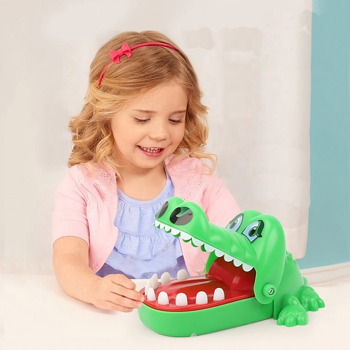 Jucarie Interactiva Crocodil Dentist, Joc de Grup si Familie pentru Indemanare, Plastic, 11 Dinti, 15 x 10 x 7.5 cm, Verde