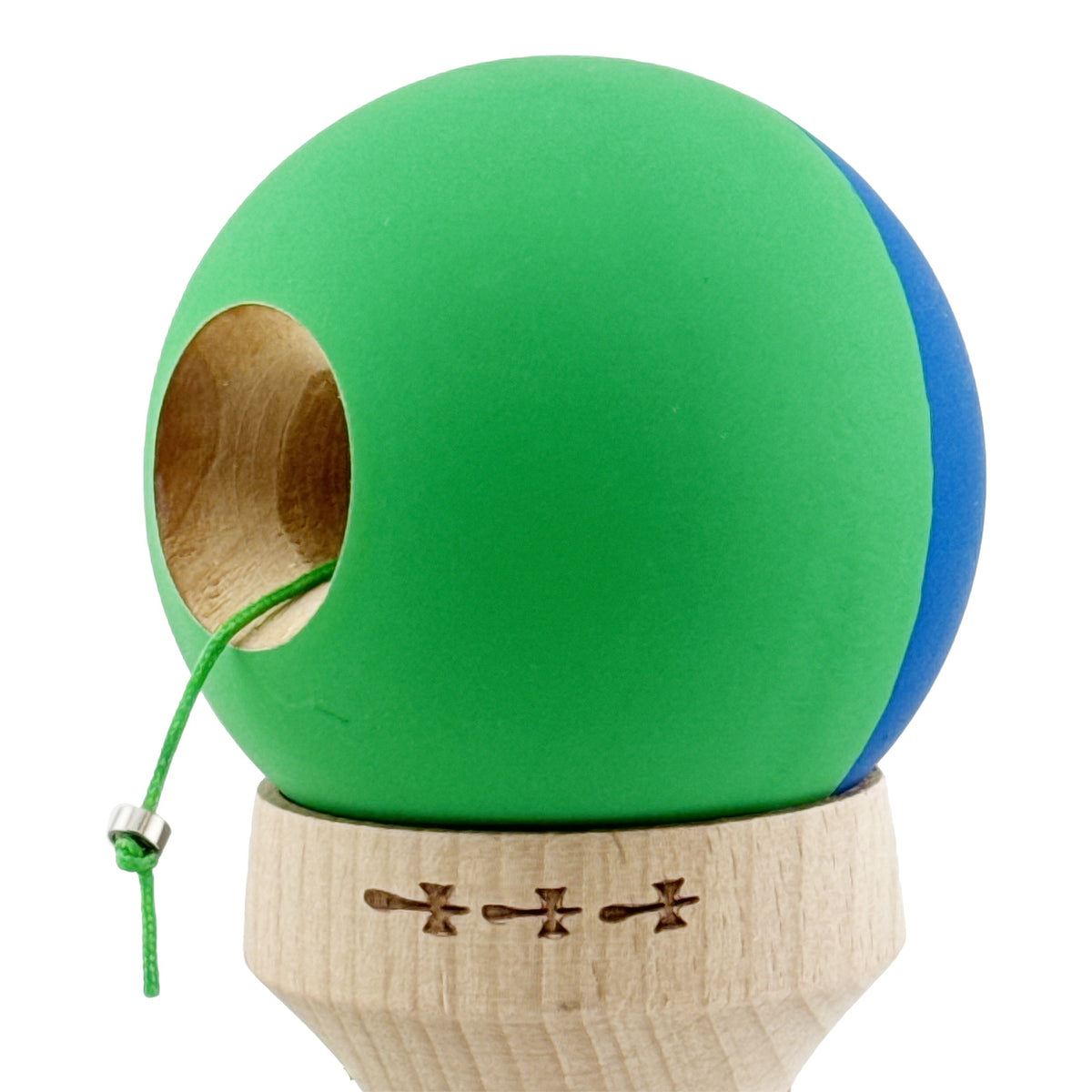 Kendama X Originala, Model V3 Albastru / Verde, Profesionala, Cupe Mari King Size, Rubber Grip, Gaura in Baza, Rulment, Ata 62cm