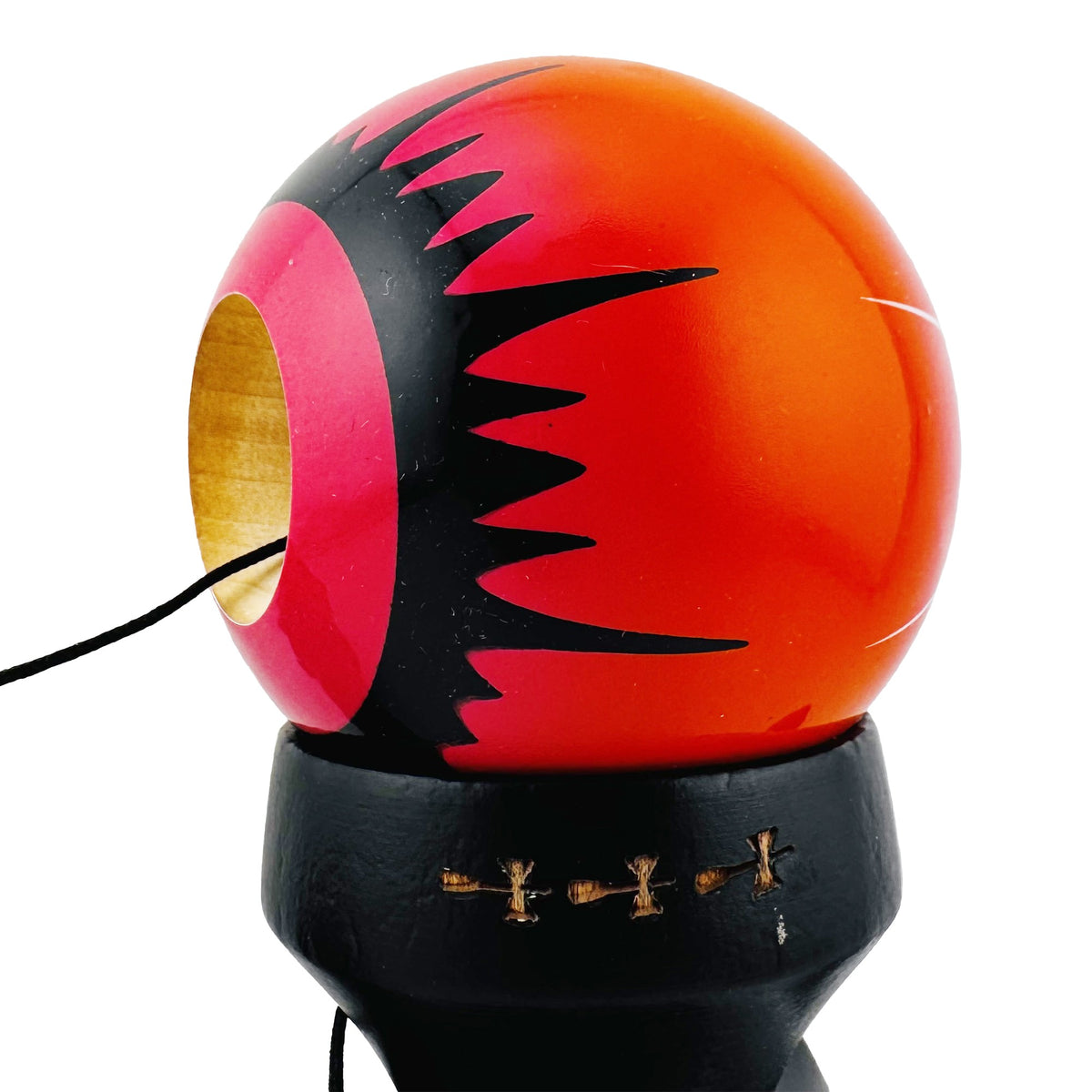 Kendama X Black Spider King Originala, Model V3 Negru / Rosu, Profesionala, Cupe Mari King Size, Super Sticky, Gaura in Baza, Rulment, Ata 62cm