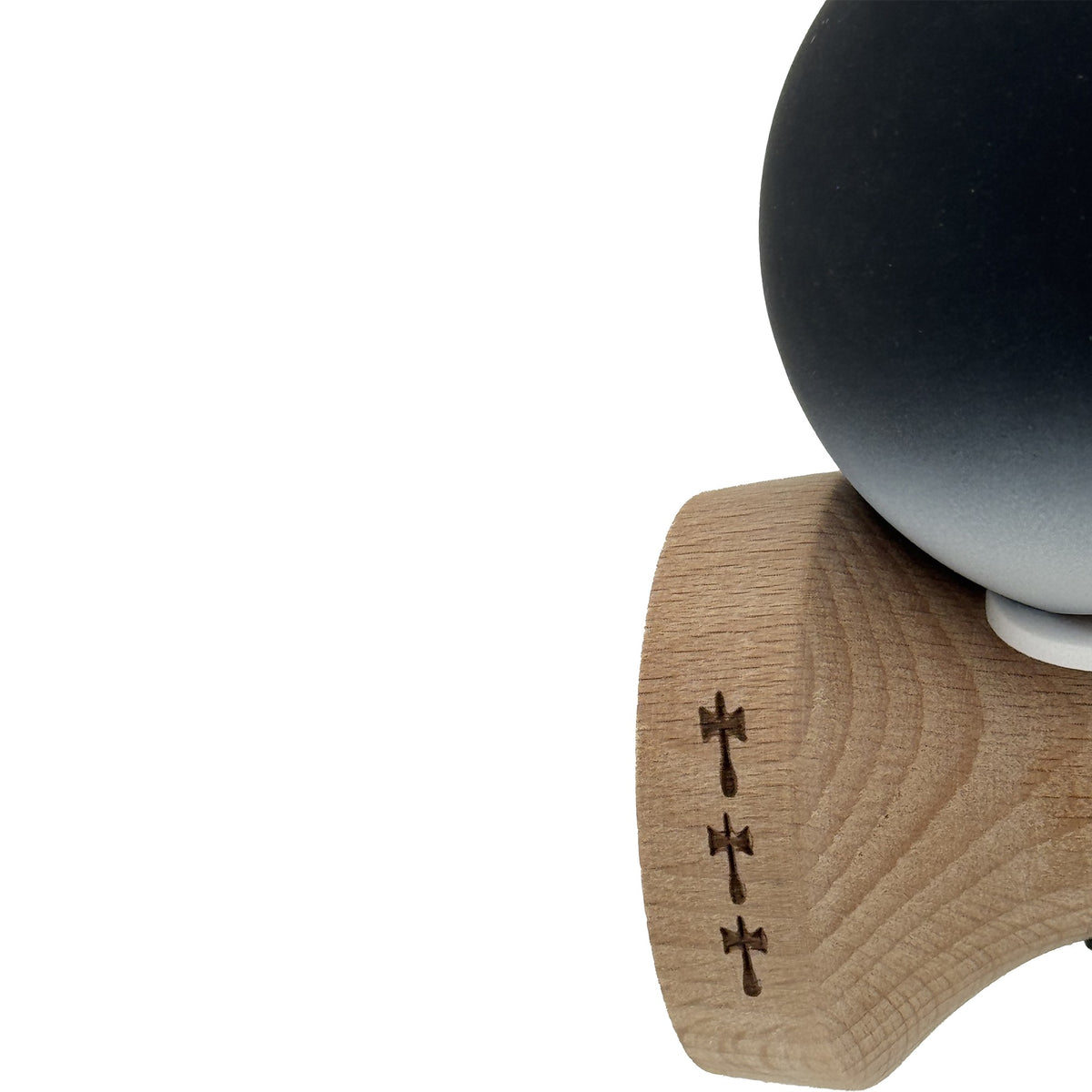 Kendama X Originala, Model V3 Negru / Alb in Degrade, Profesionala, Cupe Mari King Size, Rubber Grip, Gaura in Baza, Rulment, Ata 55cm