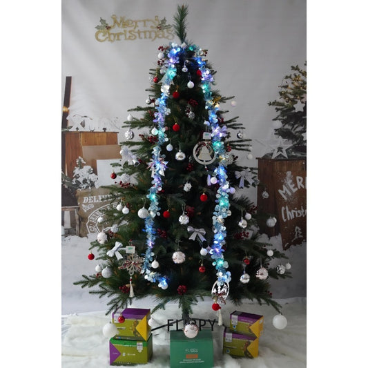 Brad Artificial de Craciun Decorat cu Conuri de Pin Rosii, Aspect Natural, 767 Ramuri, Suport Metalic Inclus, Inaltime 210 cm, Diametru 142 cm, Verde