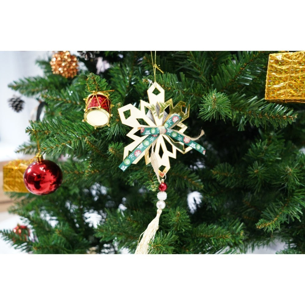 Brad Artificial de Craciun Nins, Decorat cu Conuri de Pin, Aspect Natural cu 630 Ramuri, Suport Metalic Inclus, Interior si Exterior, Inaltime 210 cm, Diametru 131 cm, Alb si Verde