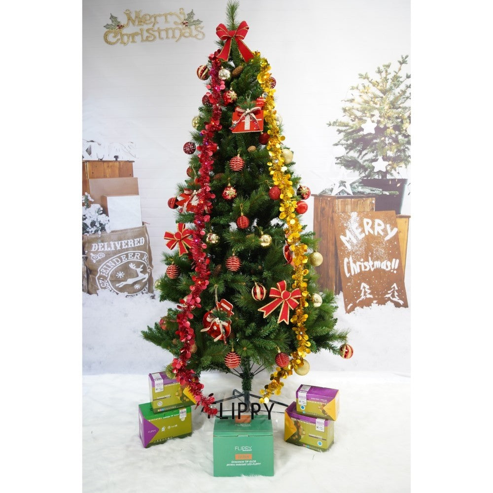 Brad Artificial de Craciun Decorat cu Conuri de Pin, Premium Aspect Natural, Interior si Exterior, Suport Metalic Inclus, 1057 Ramuri, Inaltime 210 cm, Verde