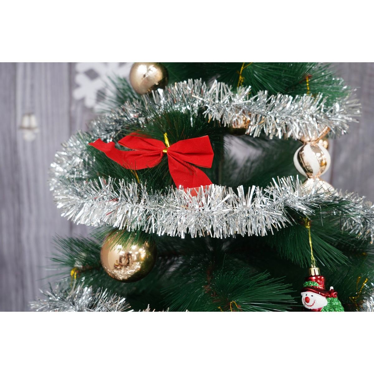 Beteala Craciun, Ghirlanda Decorativa Pufoasa, Folie PVC Flexibila, Interior si Exterior, Argintiu, 2 m x 5 cm