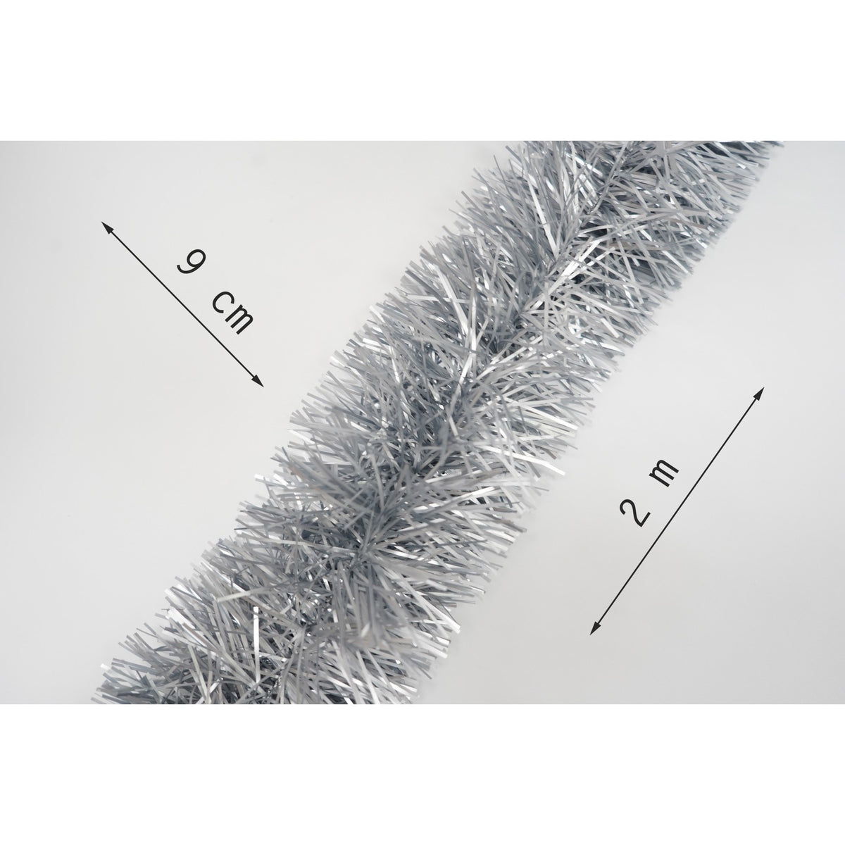 Beteală Crăciun Pufoasă, Decoratiune Brad Elegantă, Folie PVC Rezistentă, Uz Interior și Exterior, Argintiu, 2 m x 9 cm