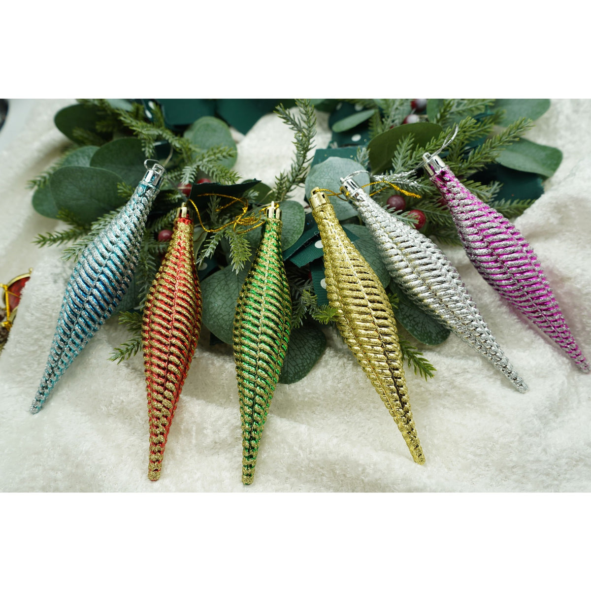 Set 6 Ornamente pentru Brad Crăciun, Formă Asimetrică, Plastic cu Finisaj Sclipitor, Multicolor, Diametru 3.5 cm