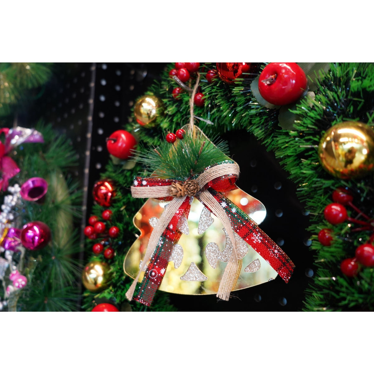 Ornament Brad Crăciun, Formă Brad 3D, Acril Rezistent, Interior și Exterior, Auriu Lucios, 16 x 17 cm