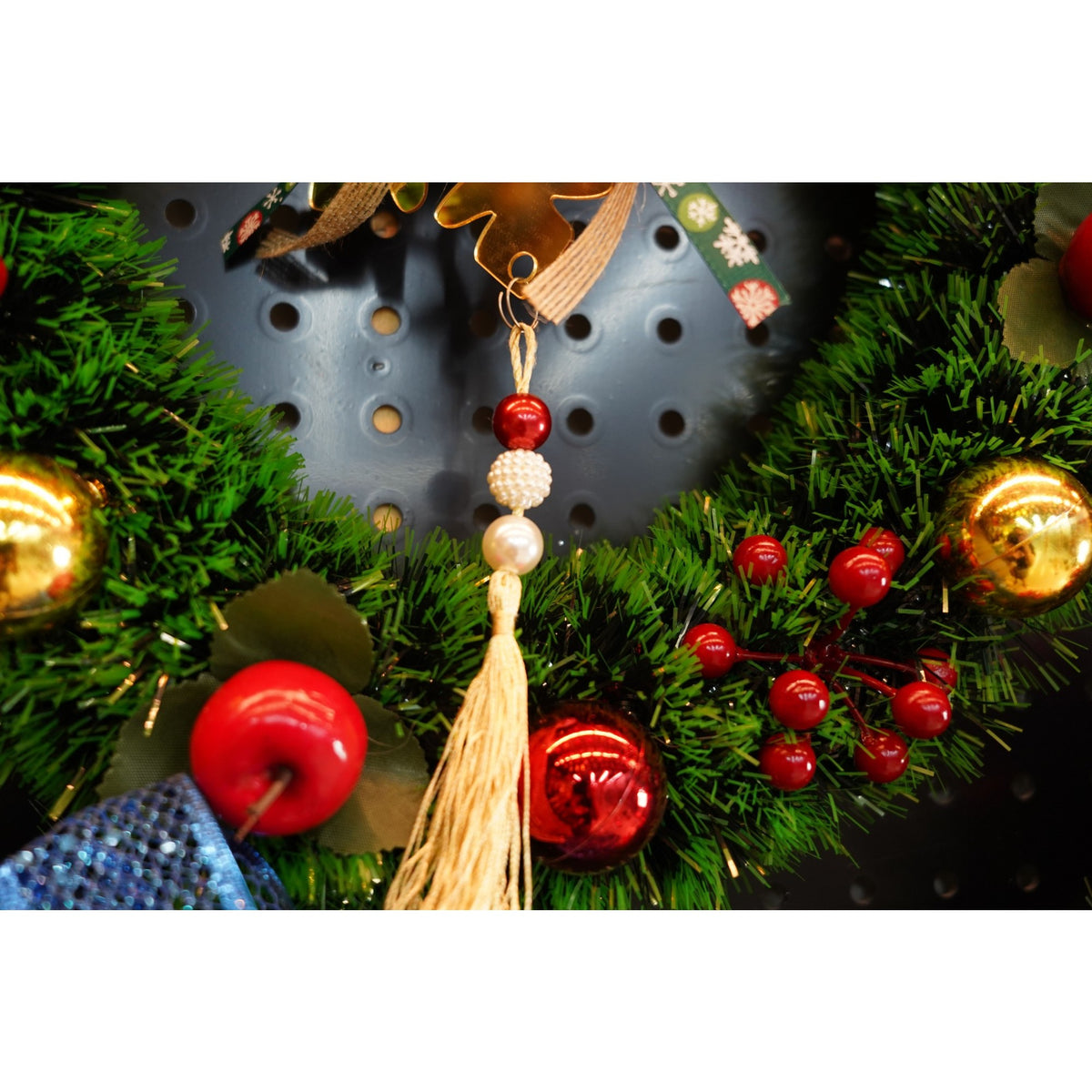 Ornament Brad Crăciun în Formă de Fulg de Nea, Decorațiune Festivă cu Finisaj Lucios, Acril Rezistent, Interior și Exterior, Auriu, 15 x 27 cm