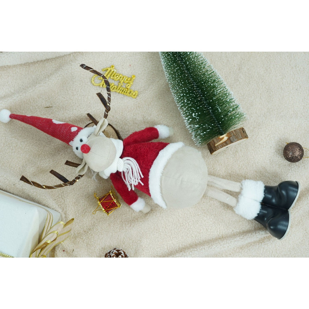 Decoratiune de Craciun Ren cu Coarne Luminoase, Figurina Textila Stil Mos Craciun, Material Moale, Rosu si Alb, 55 cm