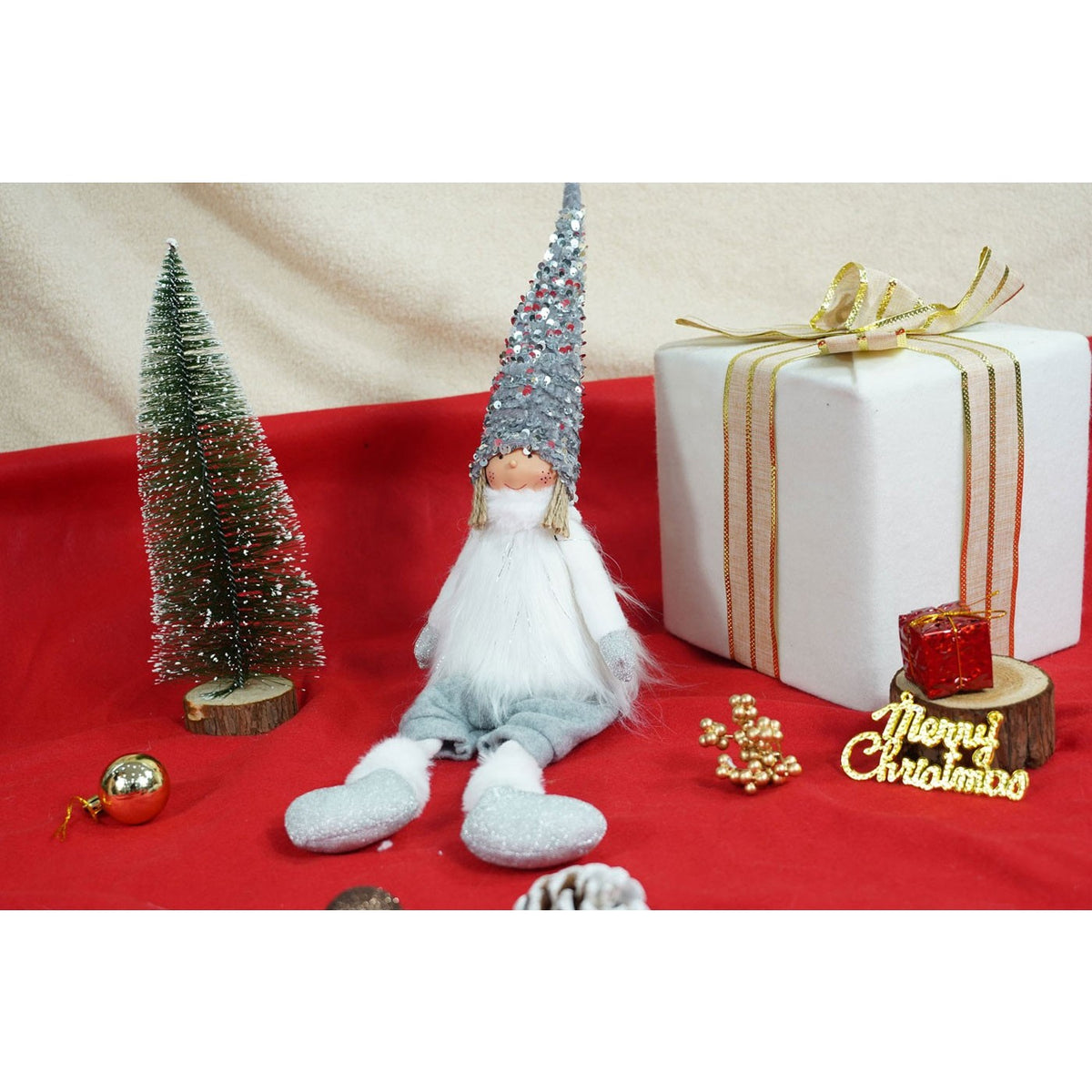 Decoratiune Craciun Ingeras, Figurina Fetita cu Paiete si Caciula Modelabila, Statueta pentru Sezut, Material Textil Moale, Alb si Gri, 58 cm