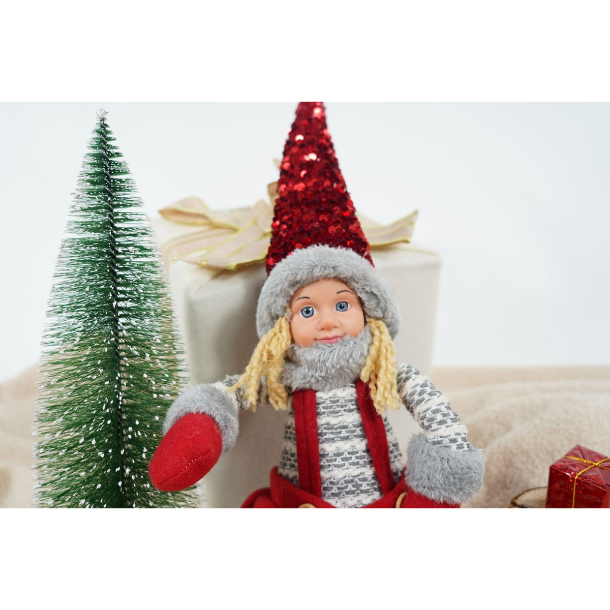 Decoratiune de Craciun Papusa Fetita, Figurina cu Membre Flexibile pentru Sezut, Material Textil Moale, Rosu si Gri, 62 cm