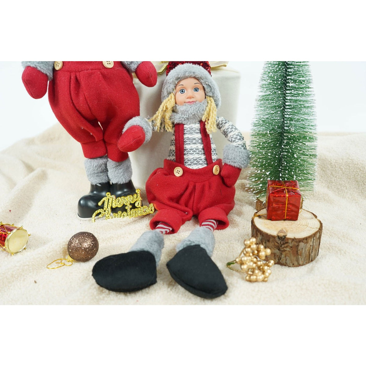 Decoratiune de Craciun Papusa Fetita, Figurina cu Membre Flexibile pentru Sezut, Material Textil Moale, Rosu si Gri, 62 cm