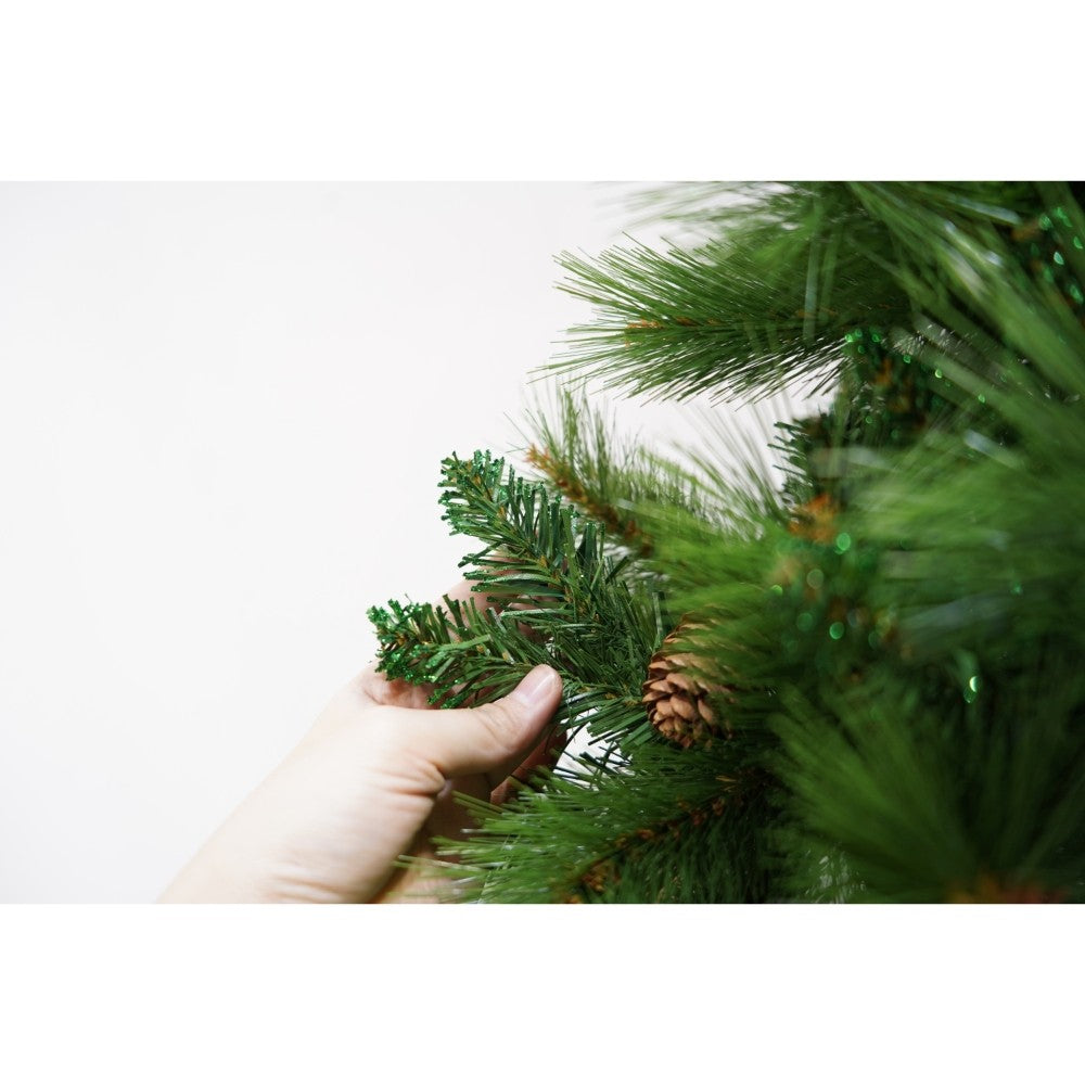 Brad Artificial de Craciun, Decorat cu Conuri de Pin si Vasc, Ramuri Flexibile, Aspect Natural, Structura Metalica cu Suport Inclus, 659 Ramuri, Verde, Inaltime 180 cm