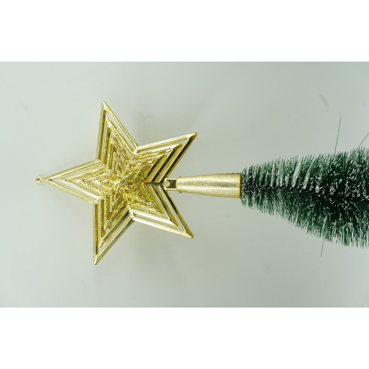 Vârf Decorativ Brad de Crăciun, Formă de Stea cu Design Interior, Plastic Rezistent, Utilizare Interior și Exterior, Auriu, 15 cm x 18 cm