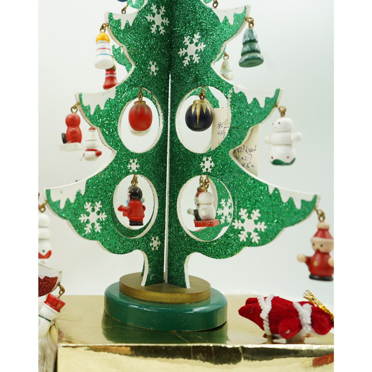 Brad De Craciun Decorativ, 8 Cavitati Cu Ornamente Detasabile, Structura Din Lemn, Verde Si Alb, 18.5 x 33 cm
