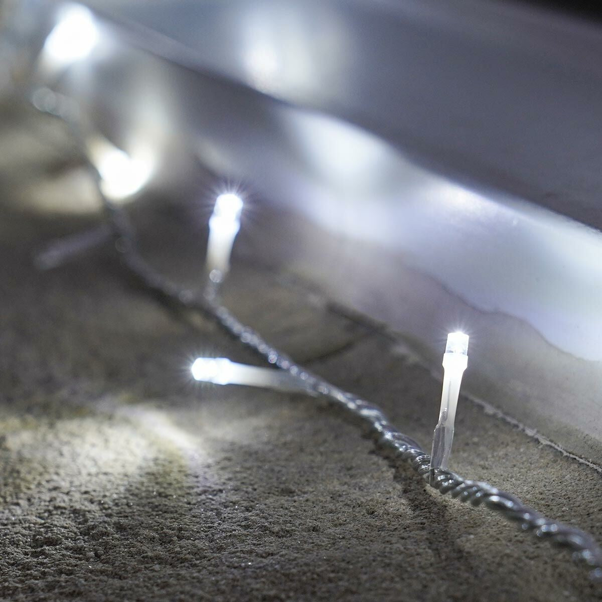 Instalatie de Craciun Tip Liniar, 30 LED-uri, 2 Moduri de Iluminare, Alimentare cu Baterii, Fir Transparent, 3 m, Alb Rece