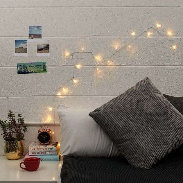 Instalatie de Craciun Tip Liniar, 30 LED-uri, cu Baterii si 2 Jocuri de Lumini, Fir Transparent, 3 m, Alb Cald