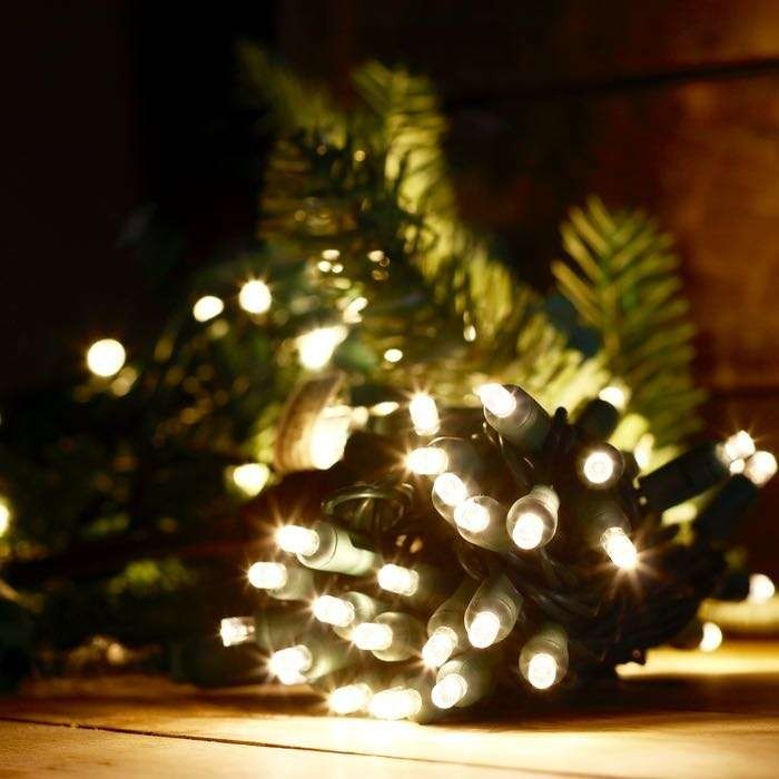 Instalatie de Craciun Tip Liniar cu 100 LED-uri, Alimentare pe Baterii, 2 Functii de Lumina si Flash, Fir Cupru Verde, 10 m, Alb Cald