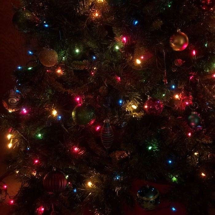 Instalatie de Craciun cu Baterii, Tip Liniar, 30 LED-uri, 2 Jocuri de Lumini cu Functie Flash, Fir Verde din Cupru, Interior, IP20, 3 m, Multicolor