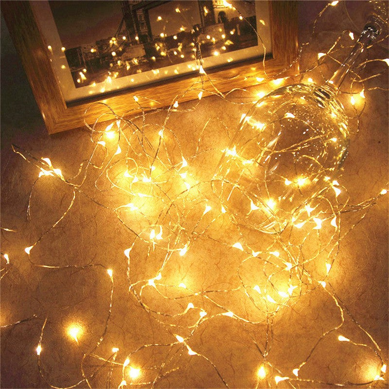 Instalatie de Craciun Liniara, 200 LED-uri, 2 Jocuri de Lumini cu Functie Flash, Alimentare Baterii 3xAA, Fir de Cupru, 20 m, Alb Cald