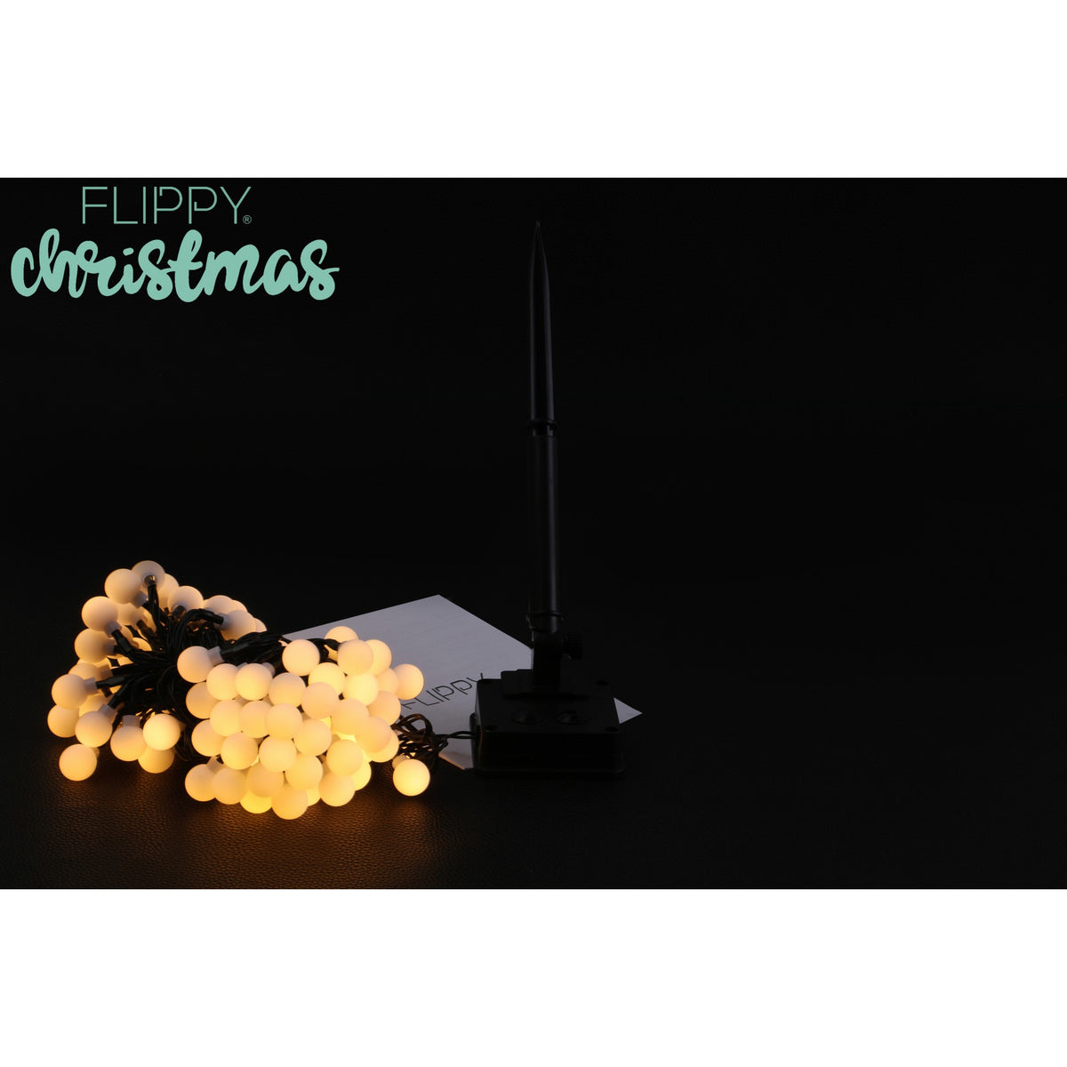 Instalatie Craciun Solara, 100 LED-uri cu Ornament Tip Bulb, 8 Jocuri de Lumini, Senzor Crepuscular, Liniara, Interior si Exterior, Alb Cald, 12 m