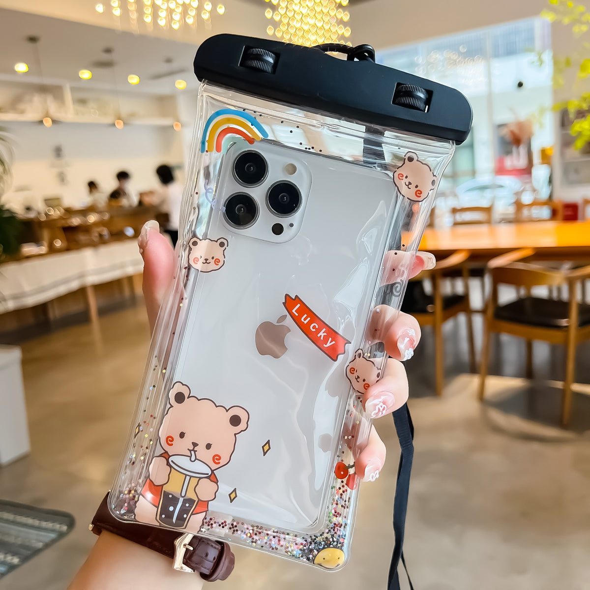Husa Subacvatica Universala Lucky Bear, Protectie Waterproof IPX8 si Snowproof, Design cu Sclipici Glitter, Compatibila Touchscreen, Include Snur, Pentru Telefoane pana la 6.9 inch, Negru