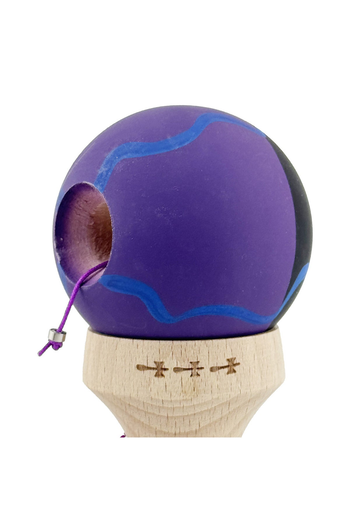 Kendama X Originala, Model V3 Special Negru / Mov / Albastru, Profesionala, Cupe Mari King Size, Rubber Grip, Gaura in Baza, Rulment, Ata 55cm