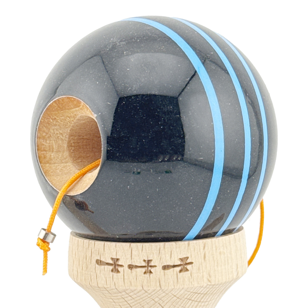 Kendama X Originala, Model Negru cu Linii Albastre Deschise, Profesionala, Legendary, Cupe Mari, Super Sticky, Rulment, Ata 55cm