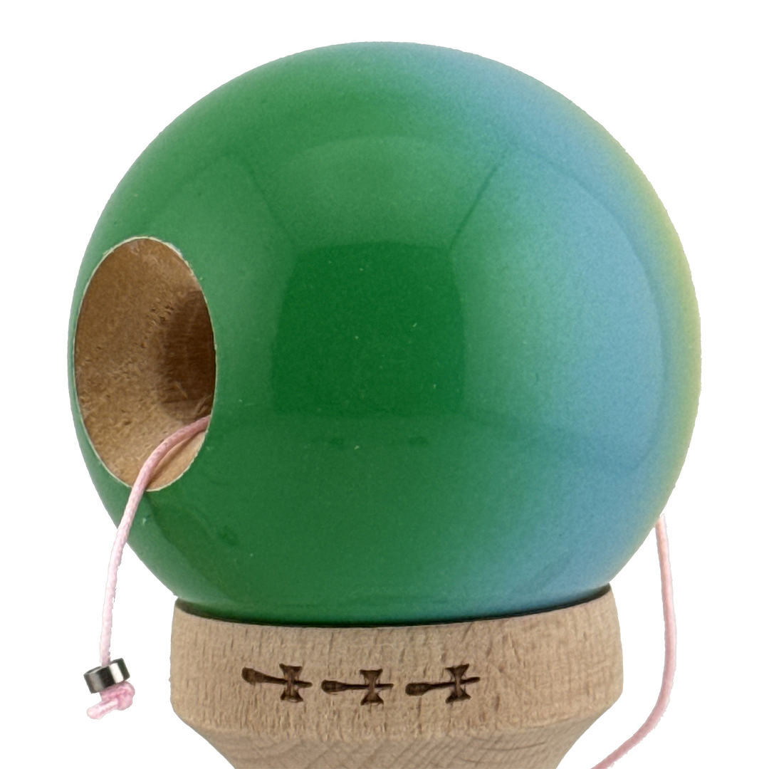Kendama X Originala, Model Galben / Albastru deschis / Verde in Degrade, Profesionala, Cupe Mari, Super Sticky, Rulment, Ata 55cm