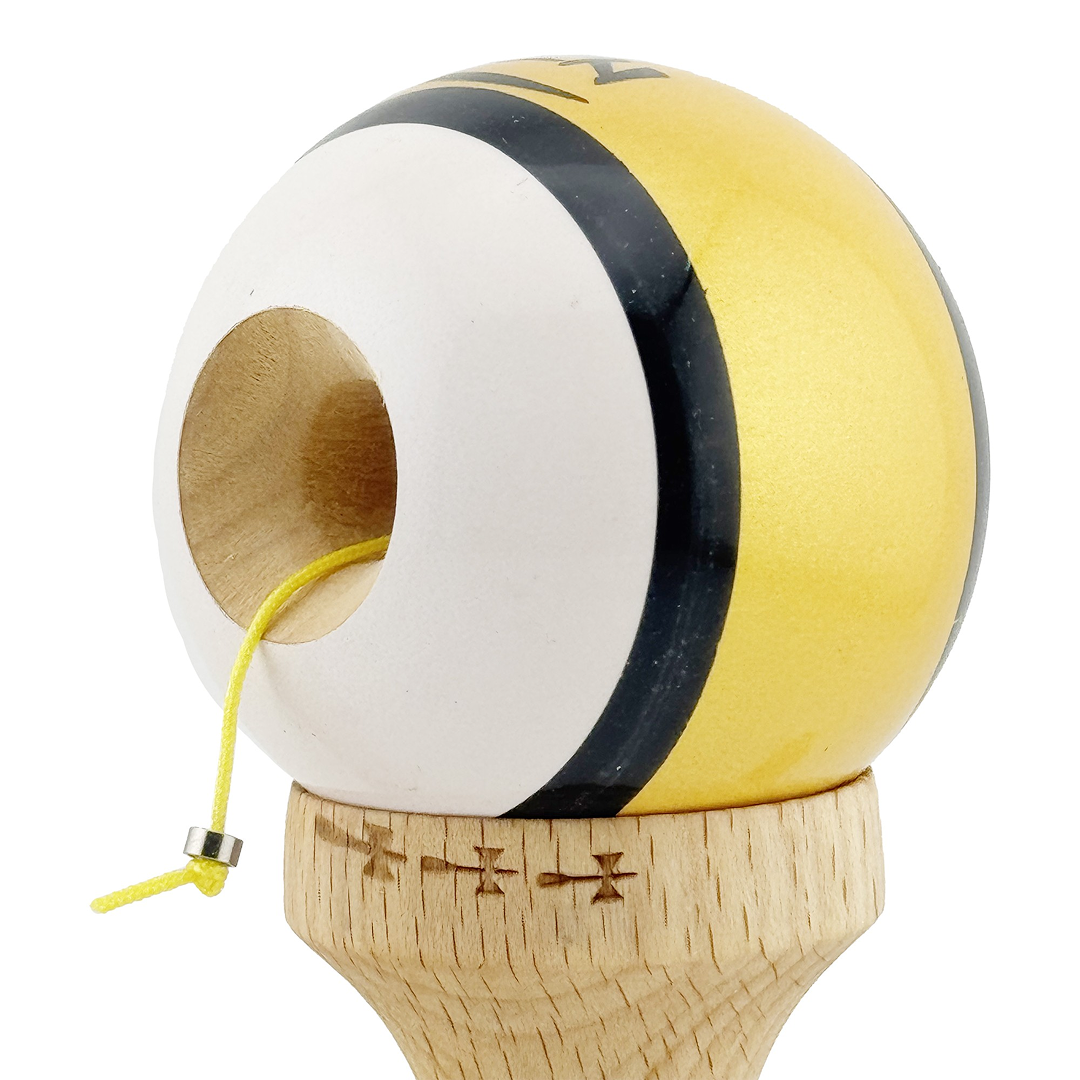 Kendama X Zen Originala, Model Alb / Negru / Gold, Profesionala, Legendary, Cupe Mari, Super Sticky, Rulment, Ata 55cm
