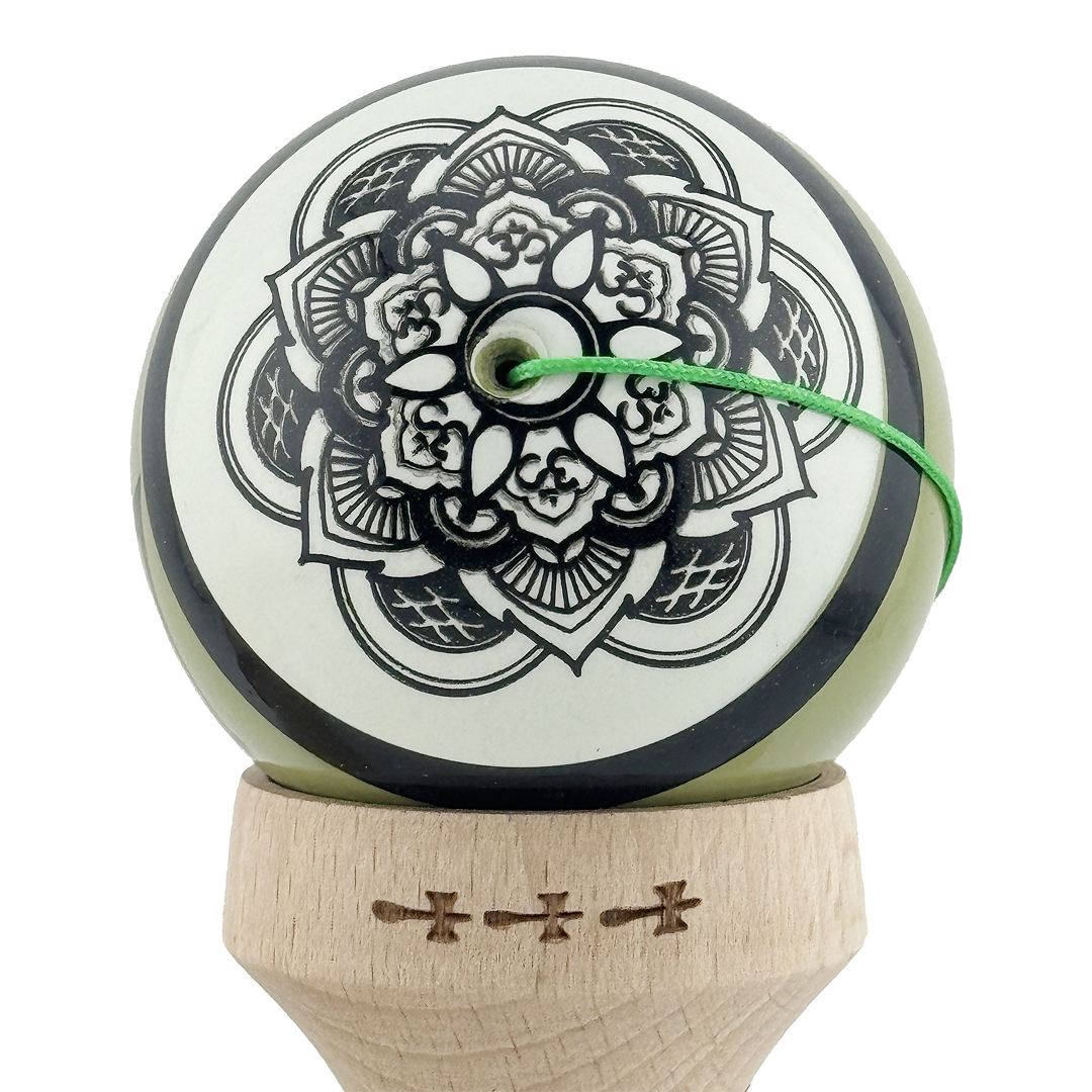 Kendama X Zen Originala, Model V3 Verde, Profesionala, Cupe Mari King Size, Super Sticky, Gaura in Baza, Rulment, Ata 55cm