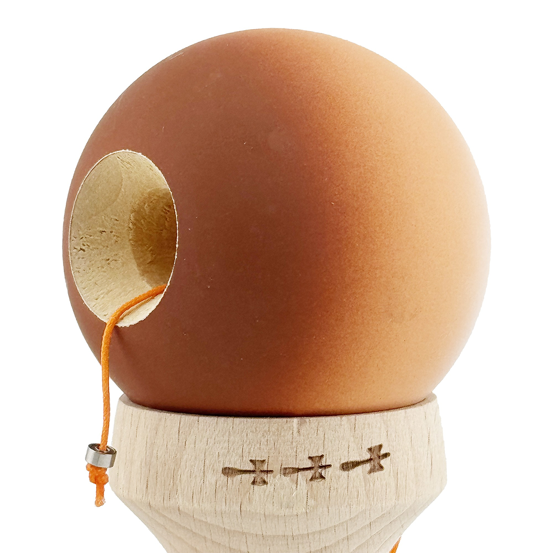 Kendama X Originala, Model V3 Alb / Maro in Degrade, Profesionala, Cupe Mari King Size, Rubber Grip, Gaura in Baza, Rulment, Ata 55cm