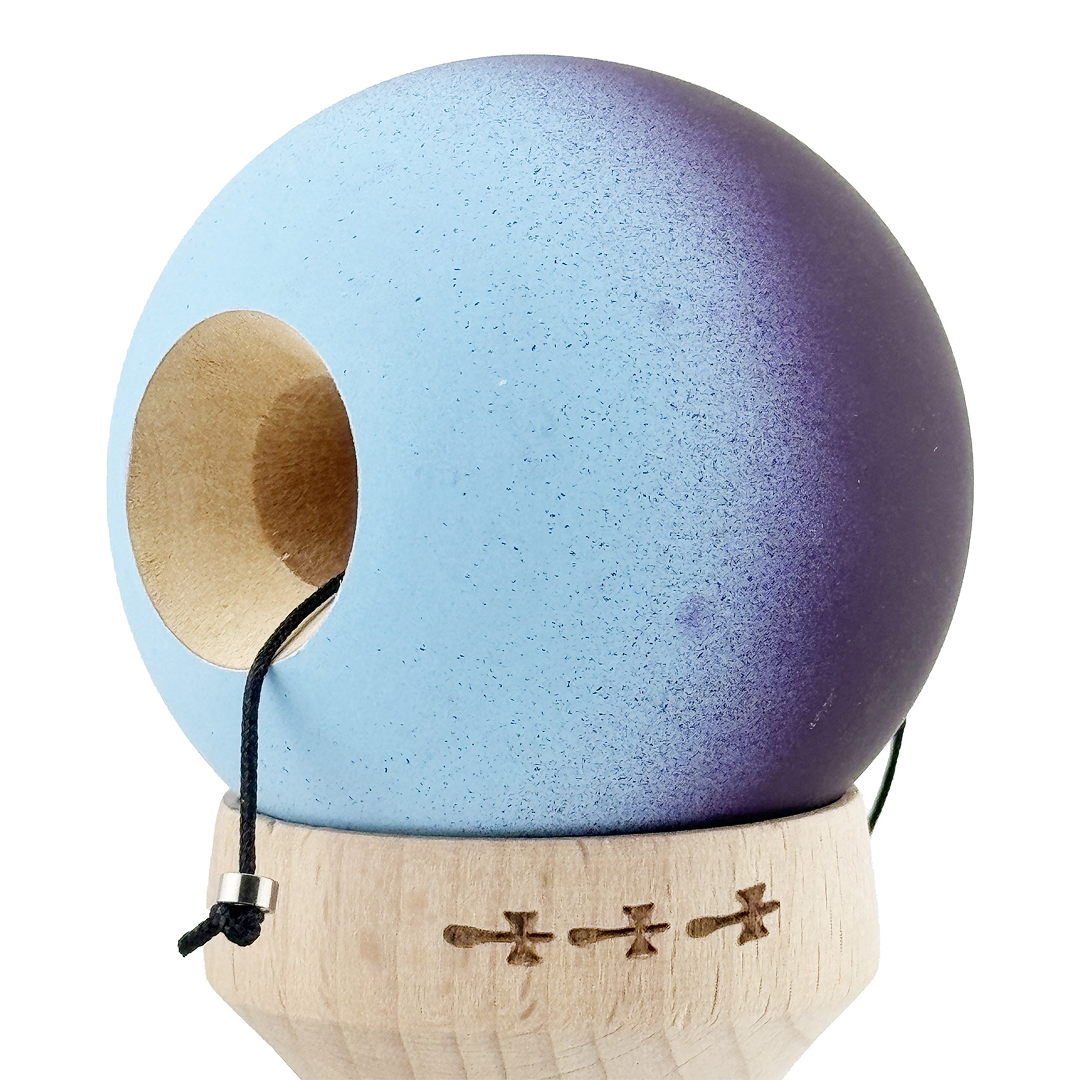 Kendama X Originala, Model V3 Negru / Albastru Deschis in Degrade, Profesionala, Cupe Mari King Size, Rubber Grip, Gaura in Baza, Rulment, Ata 55cm