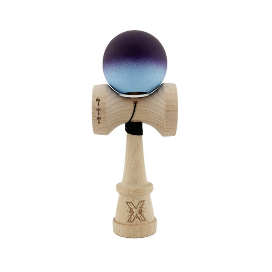Kendama X Originala, Model V3 Negru / Albastru Deschis in Degrade, Profesionala, Cupe Mari King Size, Rubber Grip, Gaura in Baza, Rulment, Ata 55cm