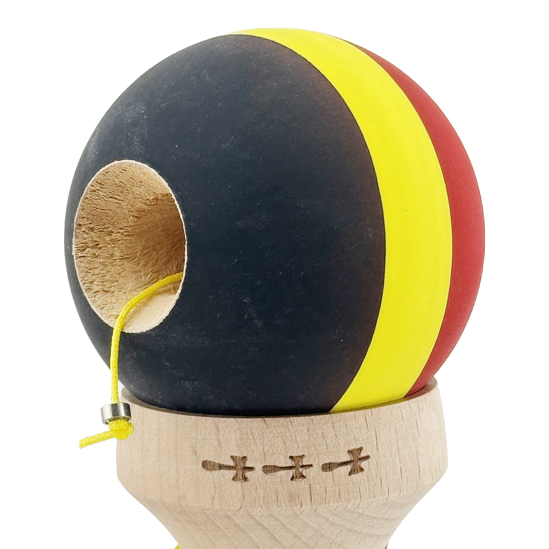 Kendama X Originala, Model V3 Rosu / Galben / Negru, Profesionala, Cupe Mari King Size, Rubber Grip, Gaura in Baza, Rulment, Ata 55cm