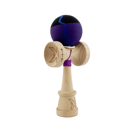 Kendama X Originala, Model V3 Special Negru / Mov / Albastru, Profesionala, Cupe Mari King Size, Rubber Grip, Gaura in Baza, Rulment, Ata 55cm